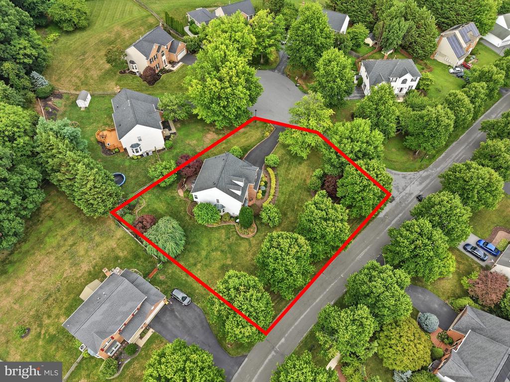 2 CROSSCUT COURT