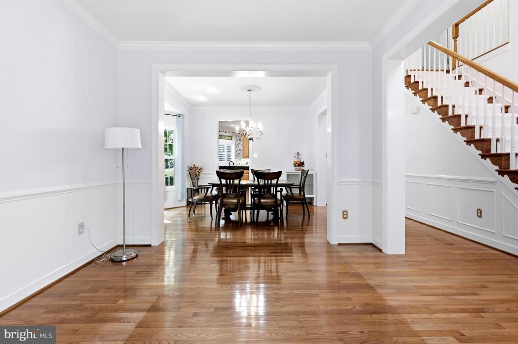 2 CROSSCUT COURT