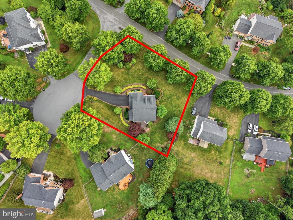 2 CROSSCUT COURT