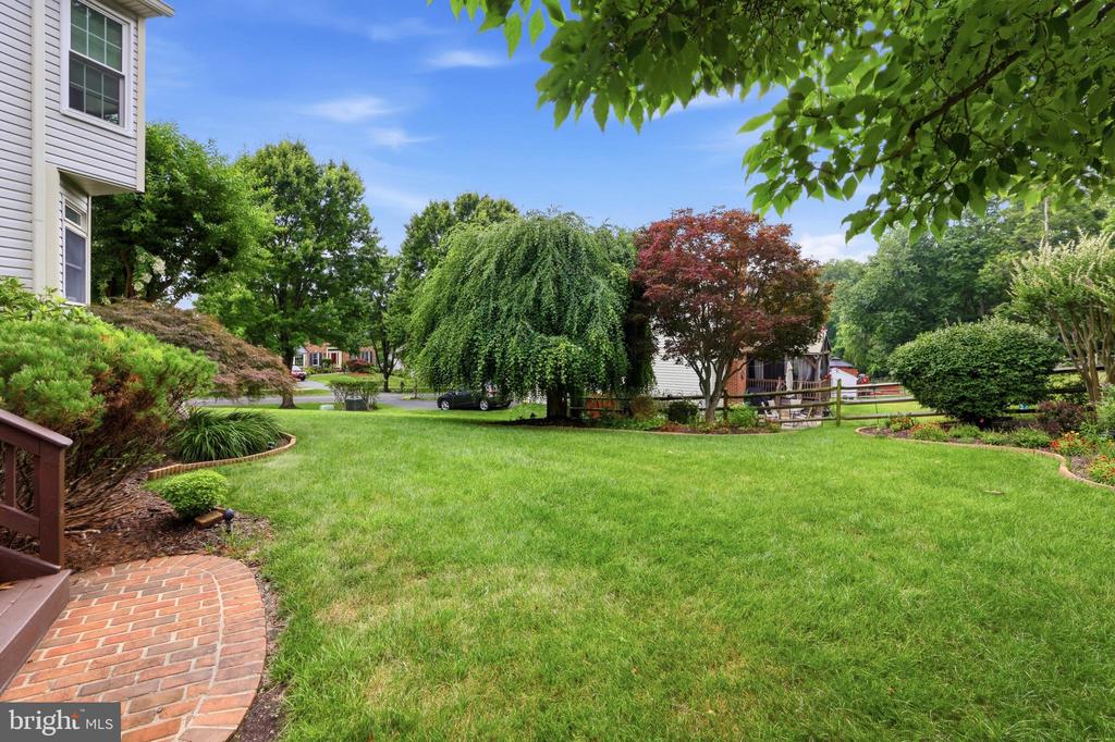 2 CROSSCUT COURT