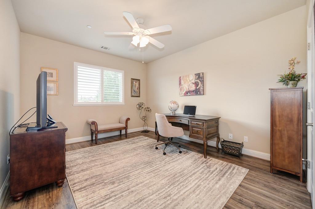 2142 Tienda Drive