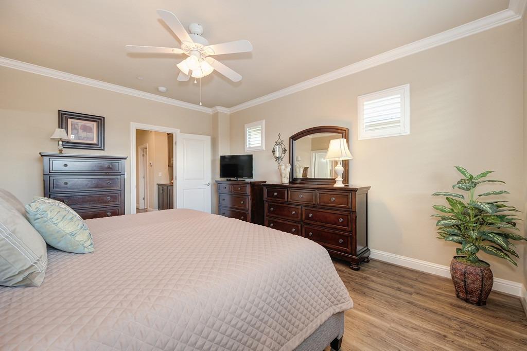 2142 Tienda Drive