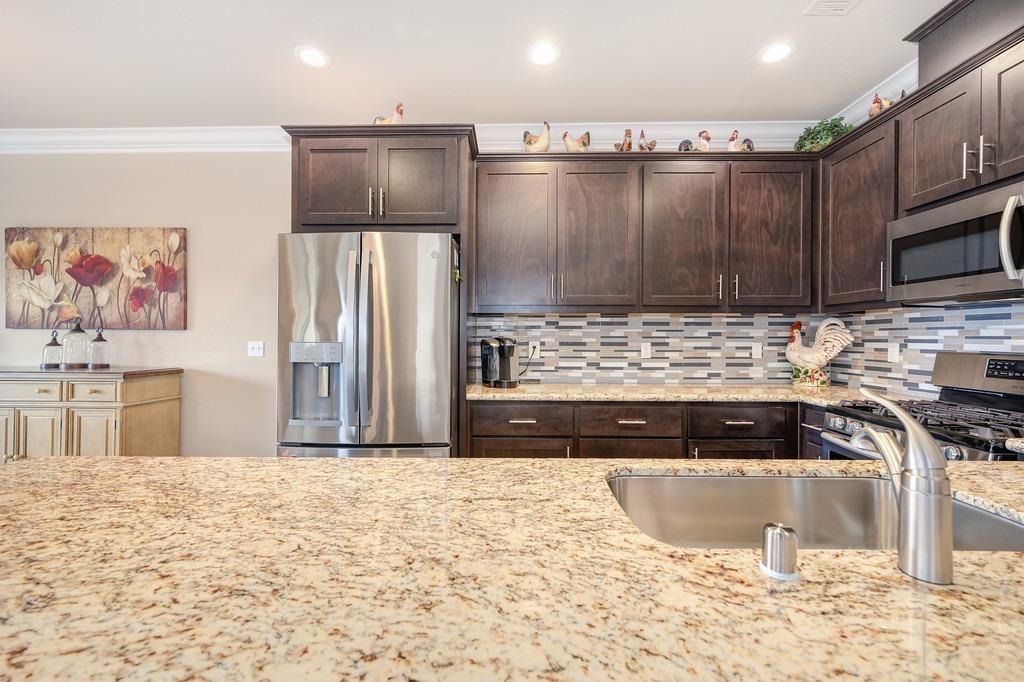 2142 Tienda Drive