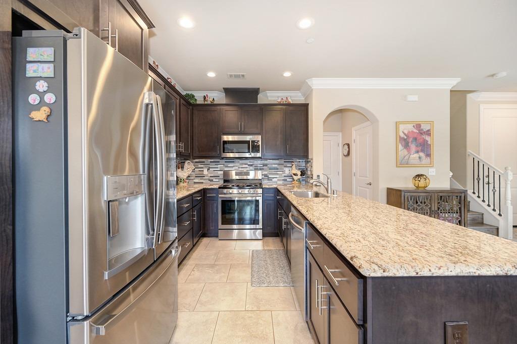 2142 Tienda Drive