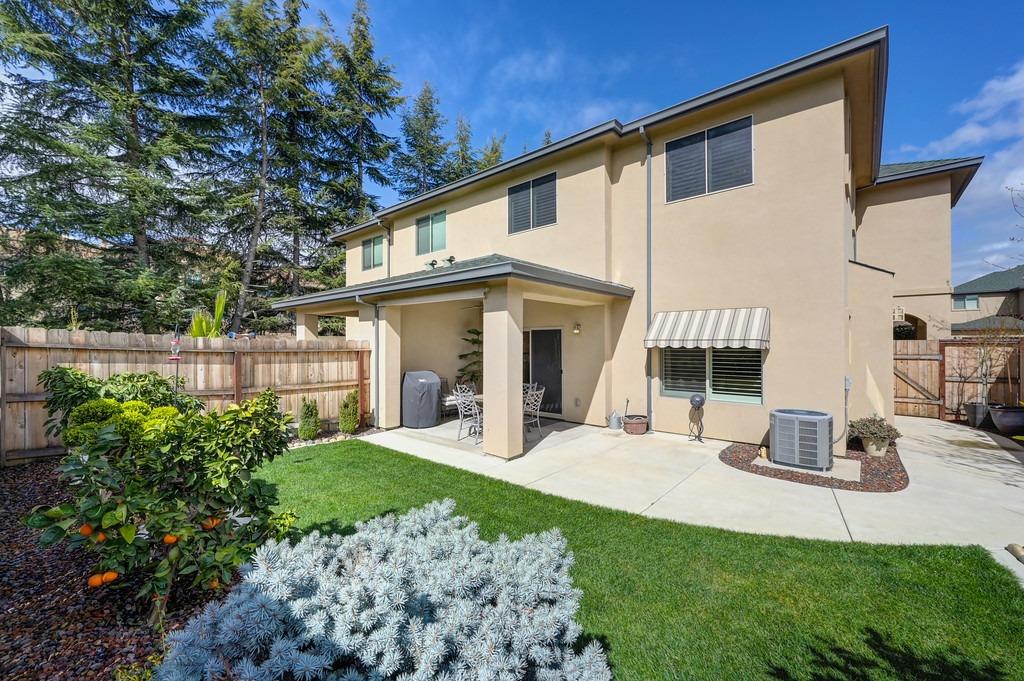 2142 Tienda Drive