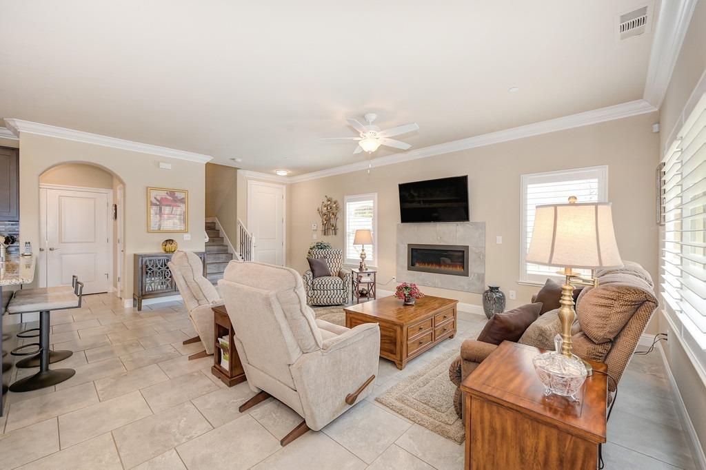 2142 Tienda Drive
