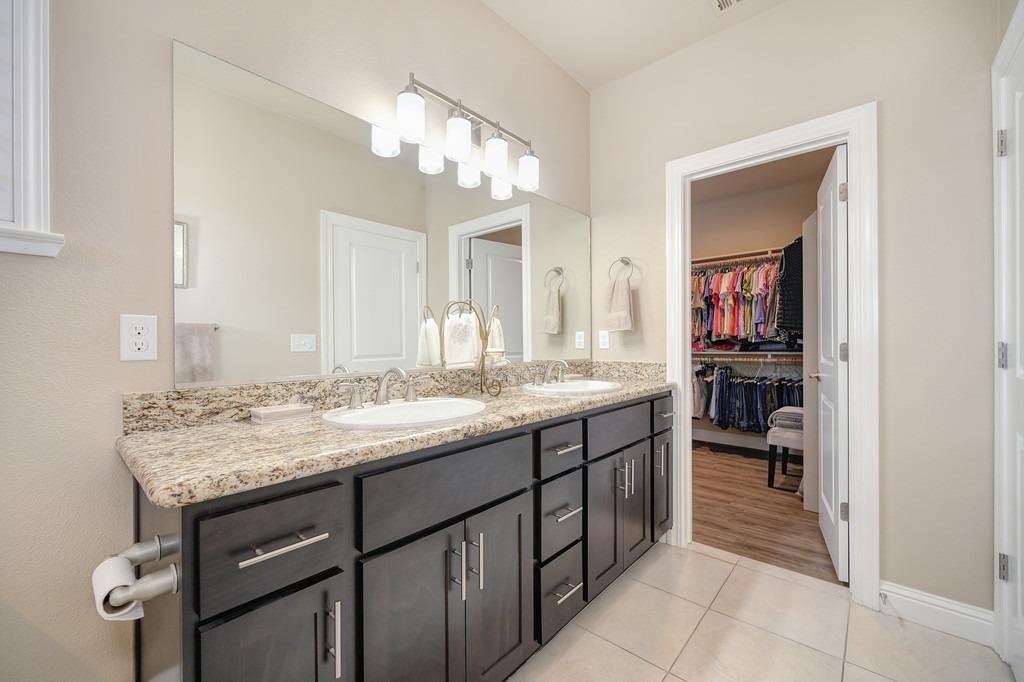 2142 Tienda Drive