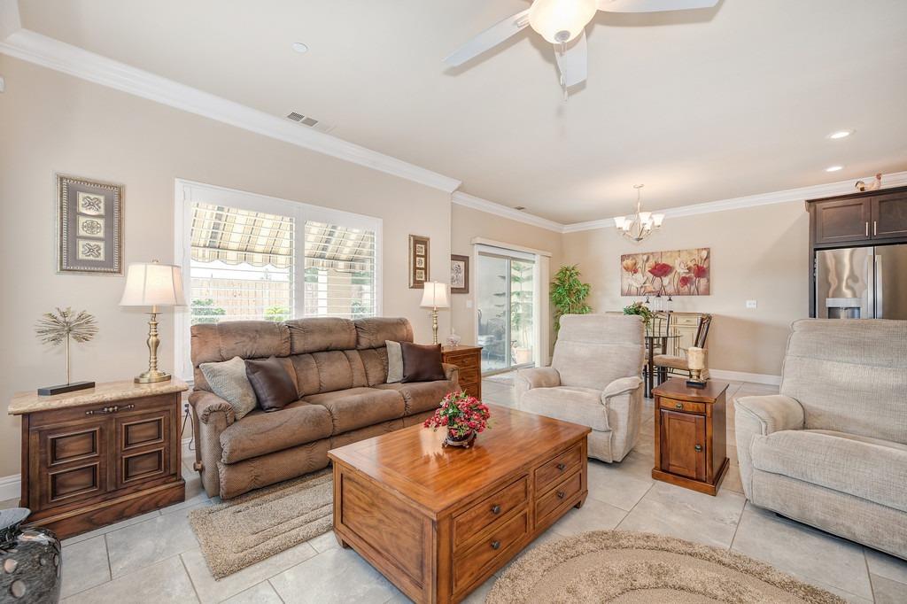 2142 Tienda Drive