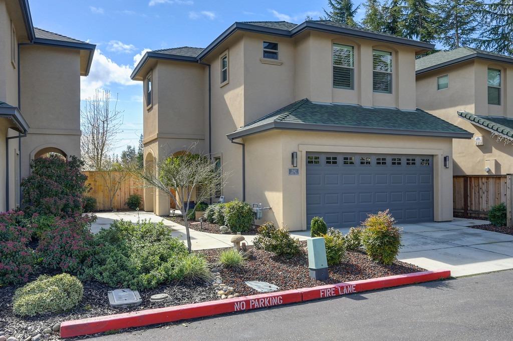 2142 Tienda Drive