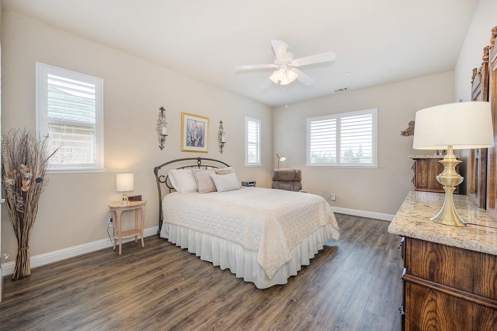 2142 Tienda Drive