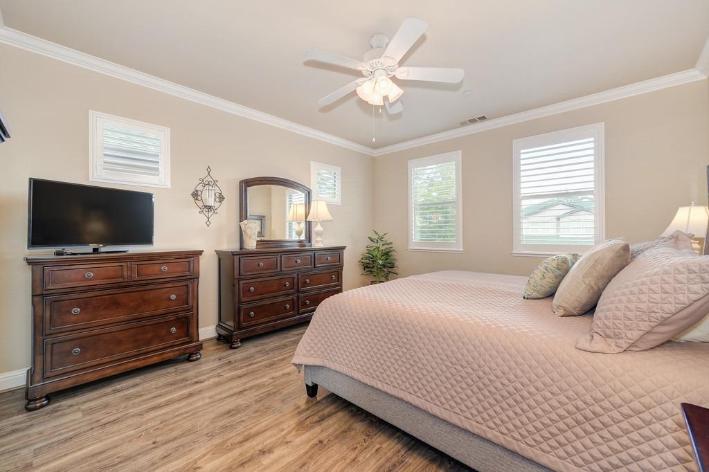 2142 Tienda Drive