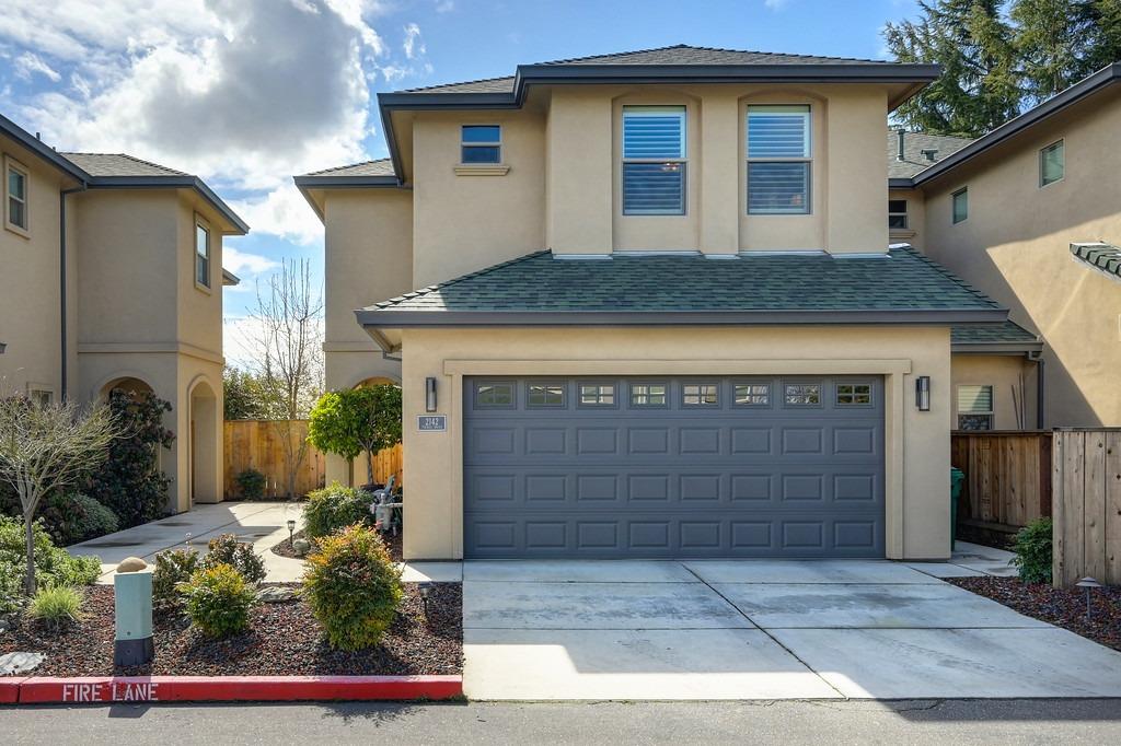 2142 Tienda Drive