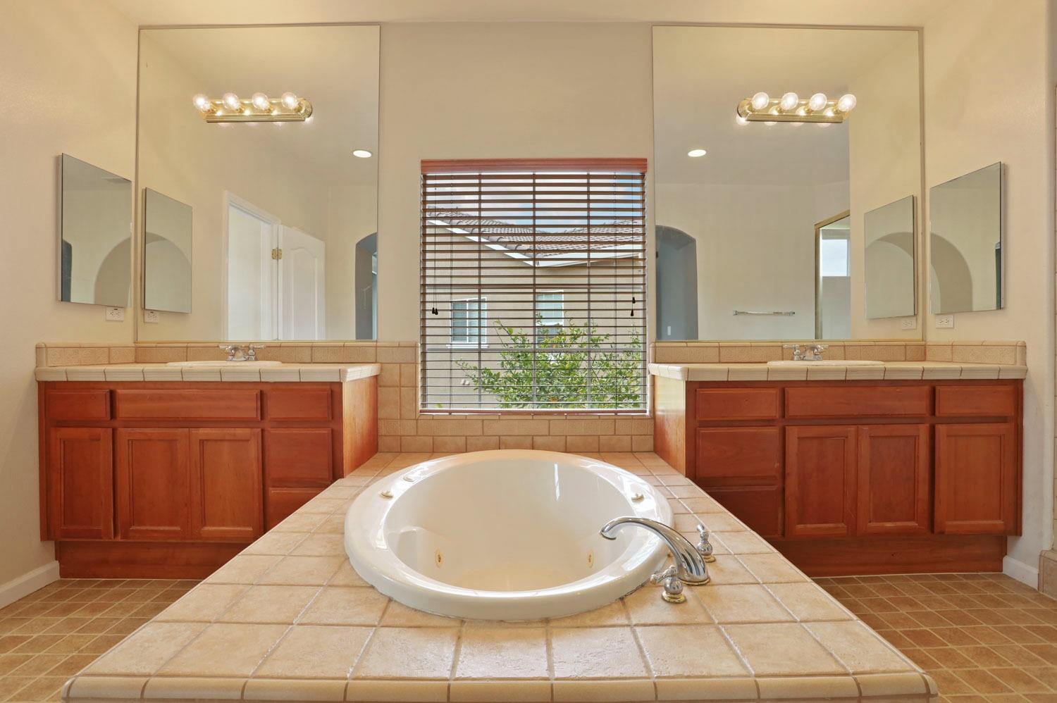 2336 Alamo Court