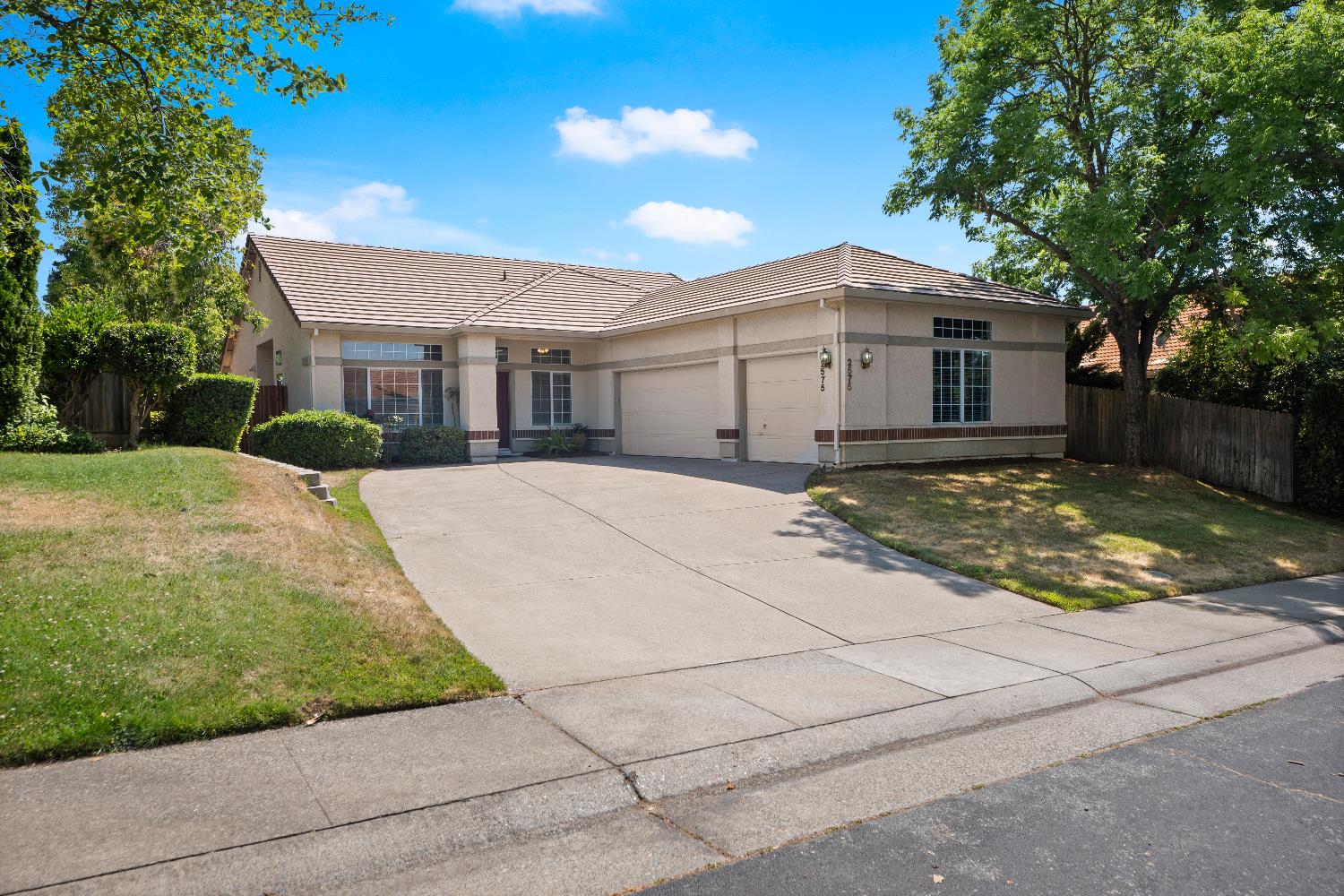2575 Du Bois Drive