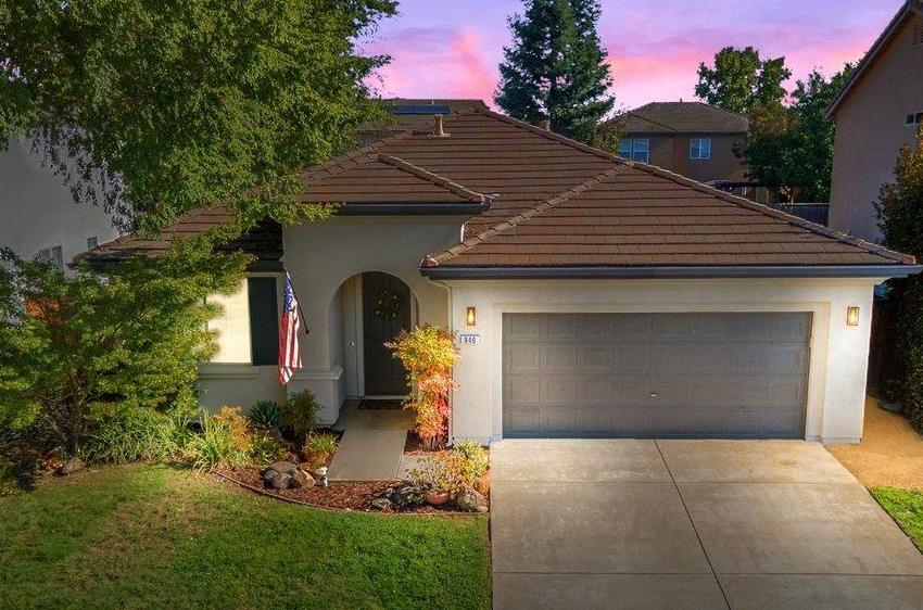 946 Devonshire Lane