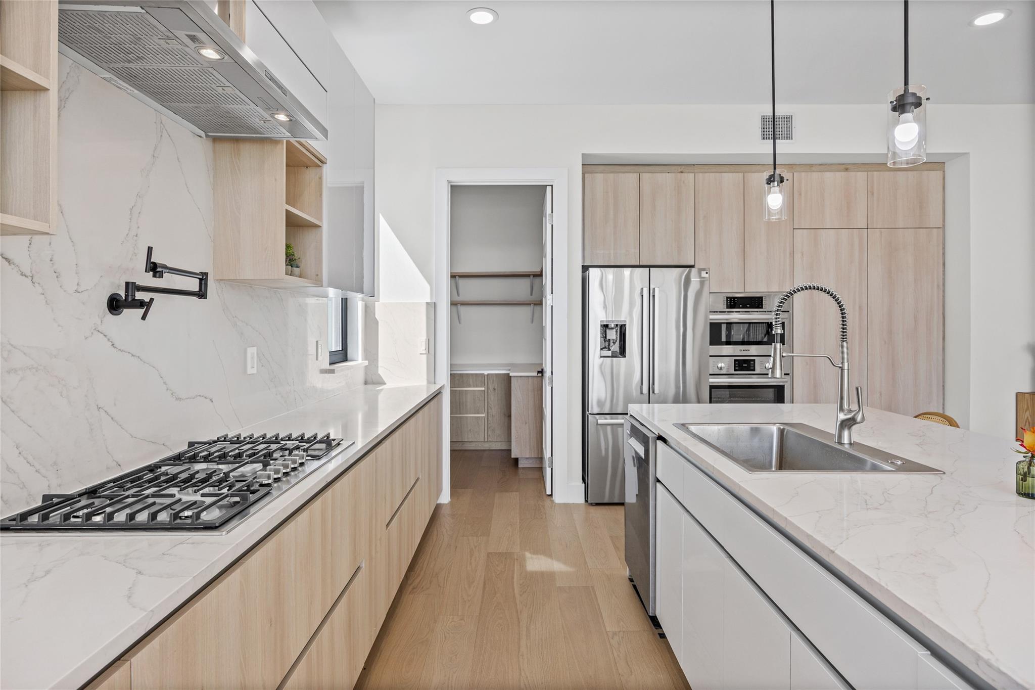 1020 Mountain Leather DR