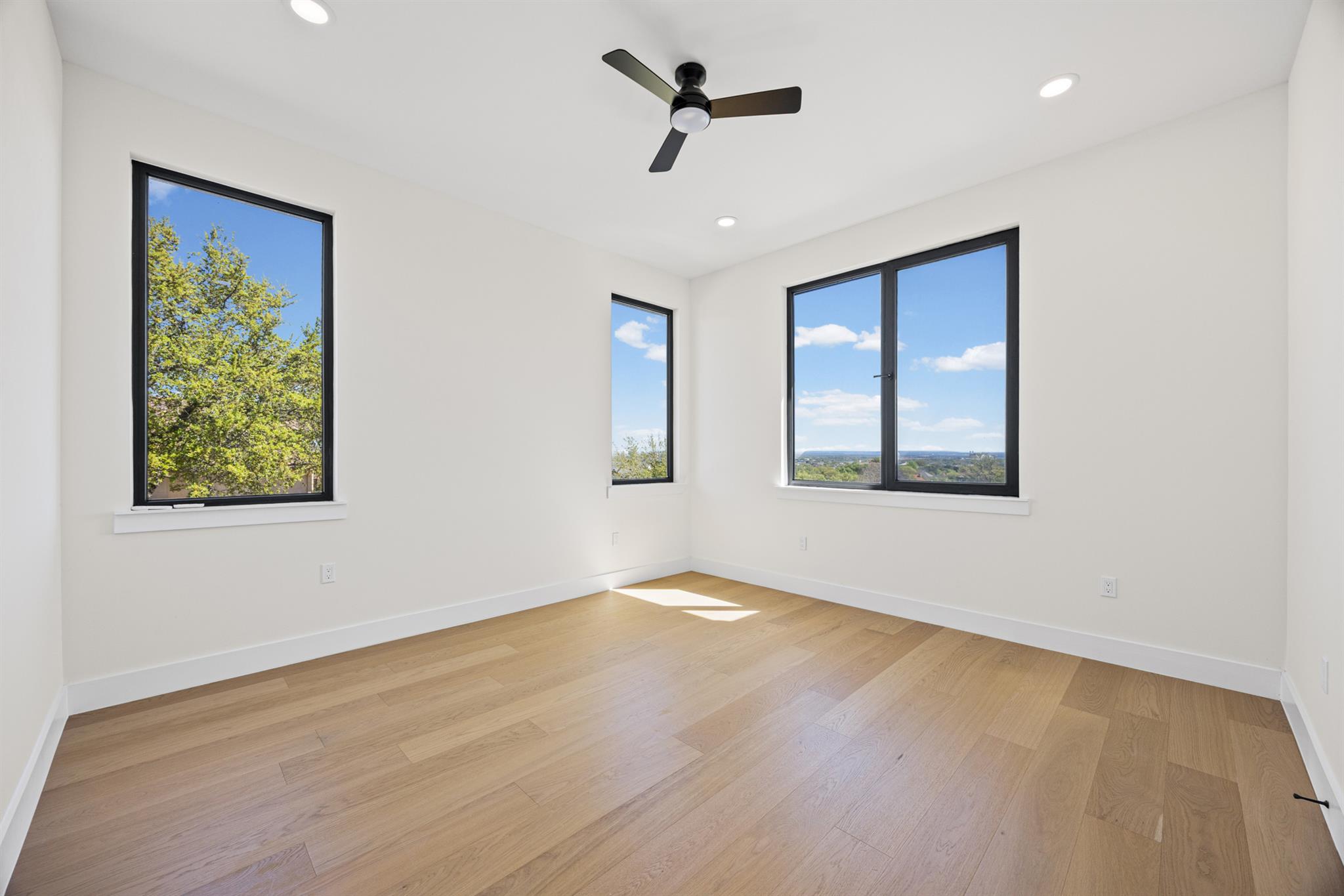 1020 Mountain Leather DR