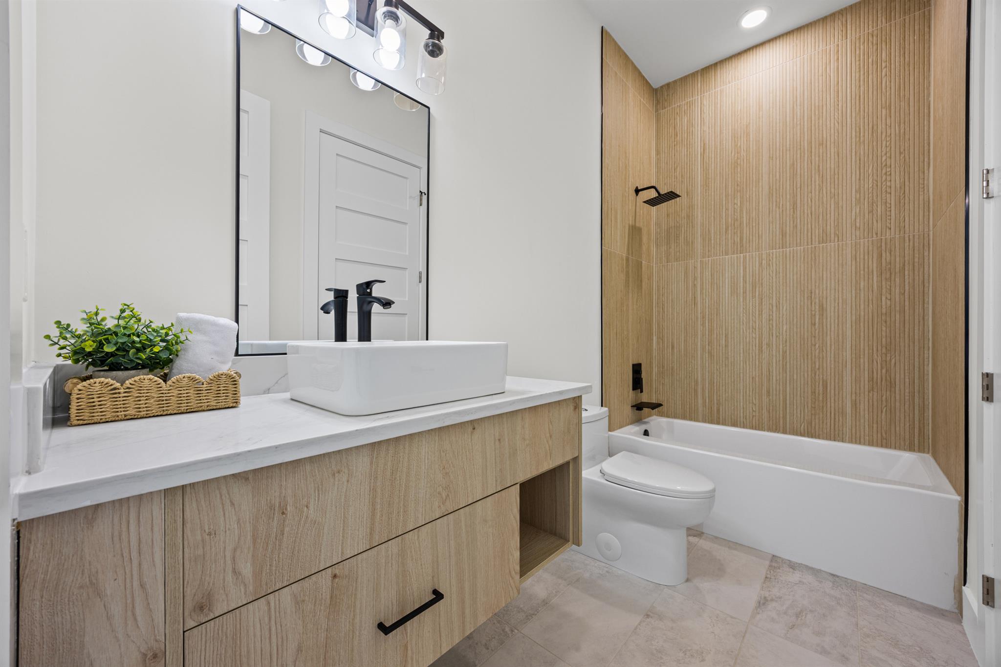 1020 Mountain Leather DR