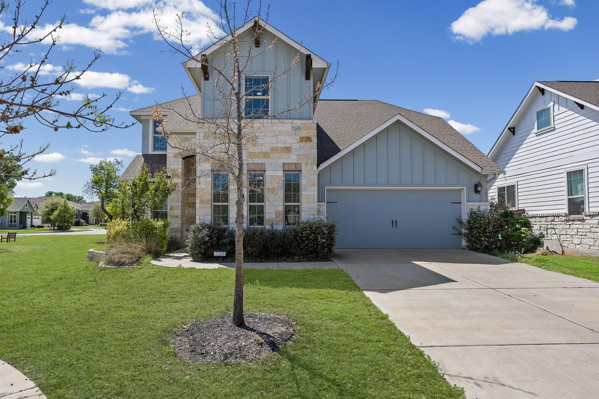 2209 Littleleaf LN