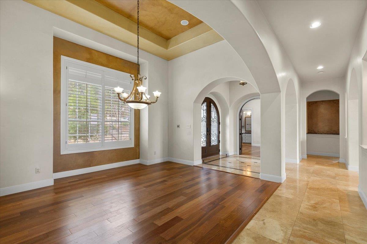 8600 Bluegrass DR
