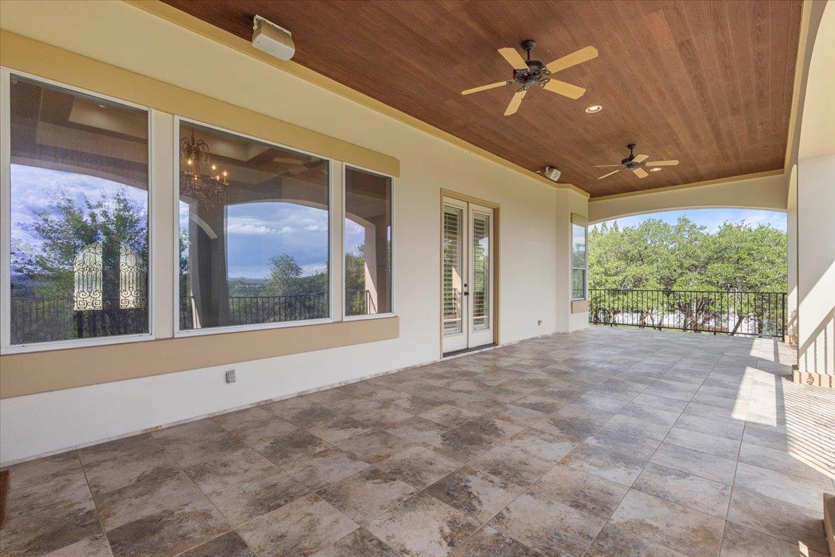 8600 Bluegrass DR