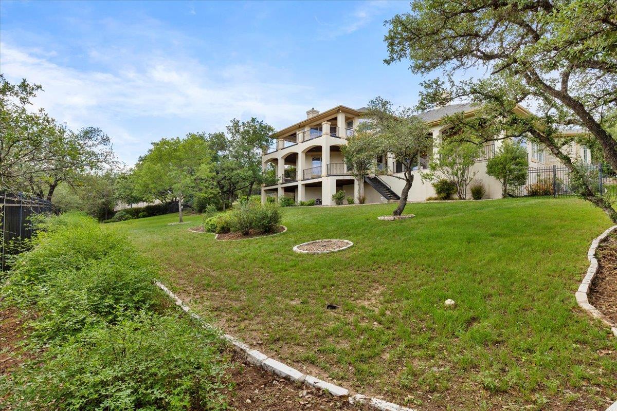 8600 Bluegrass DR