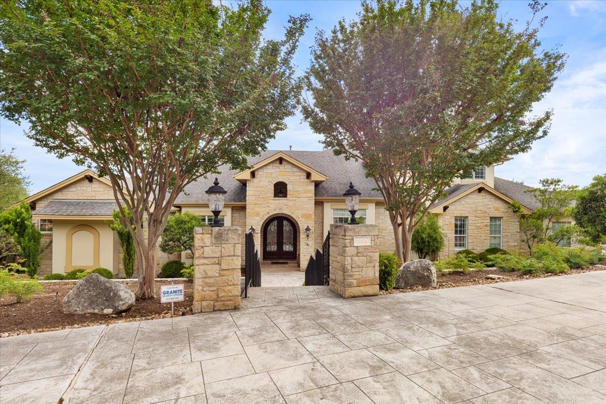 8600 Bluegrass DR