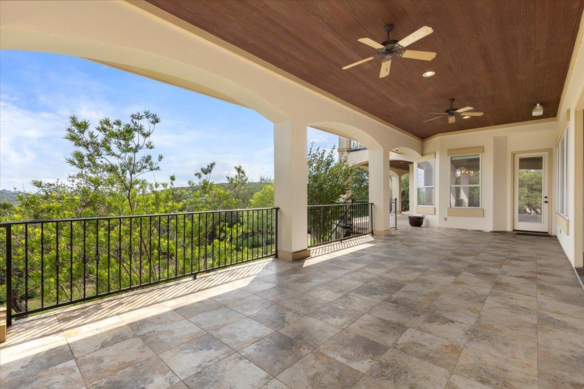 8600 Bluegrass DR