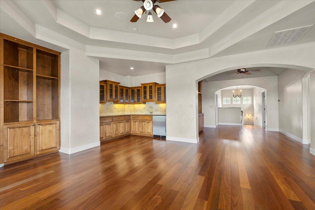 8600 Bluegrass DR