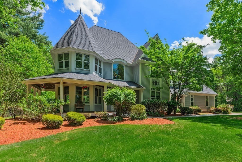 11 Windsor Dr