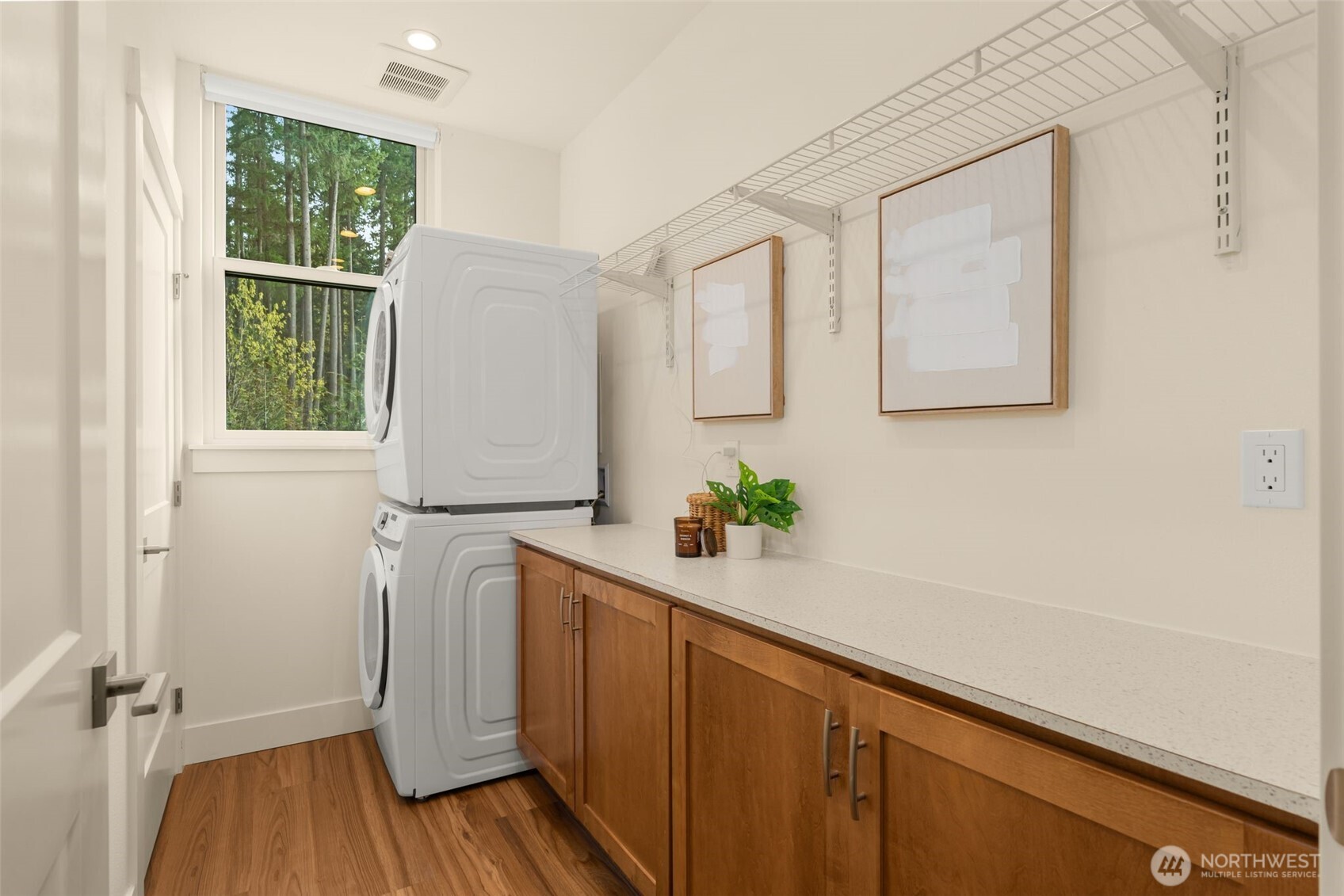 10143 Battle Point Drive NE