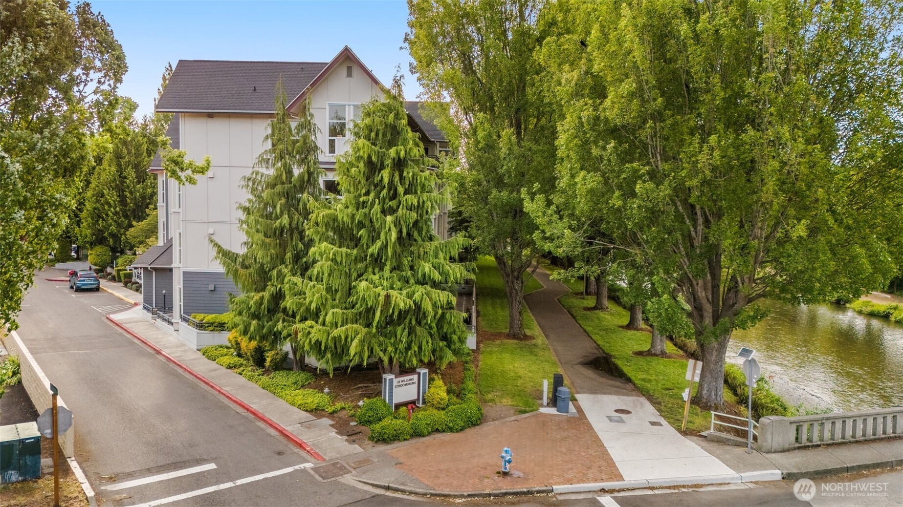 55 Williams Avenue S Unit: 401
