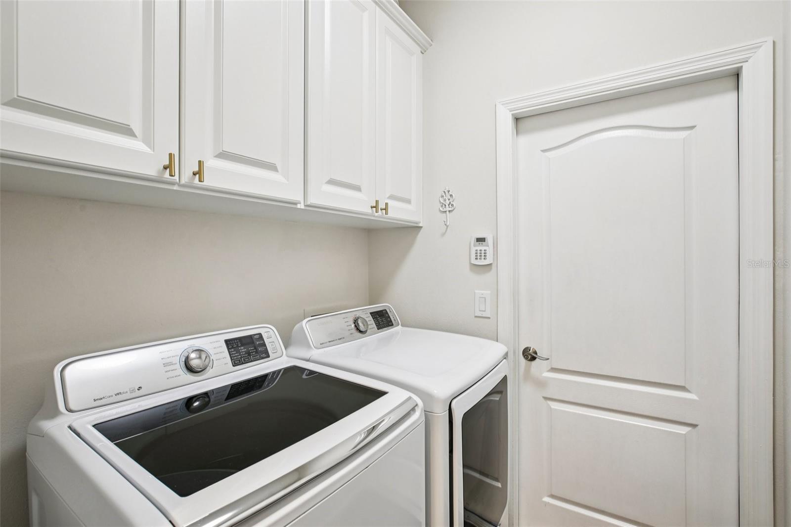 3242 CHAPEL CREEK CIR