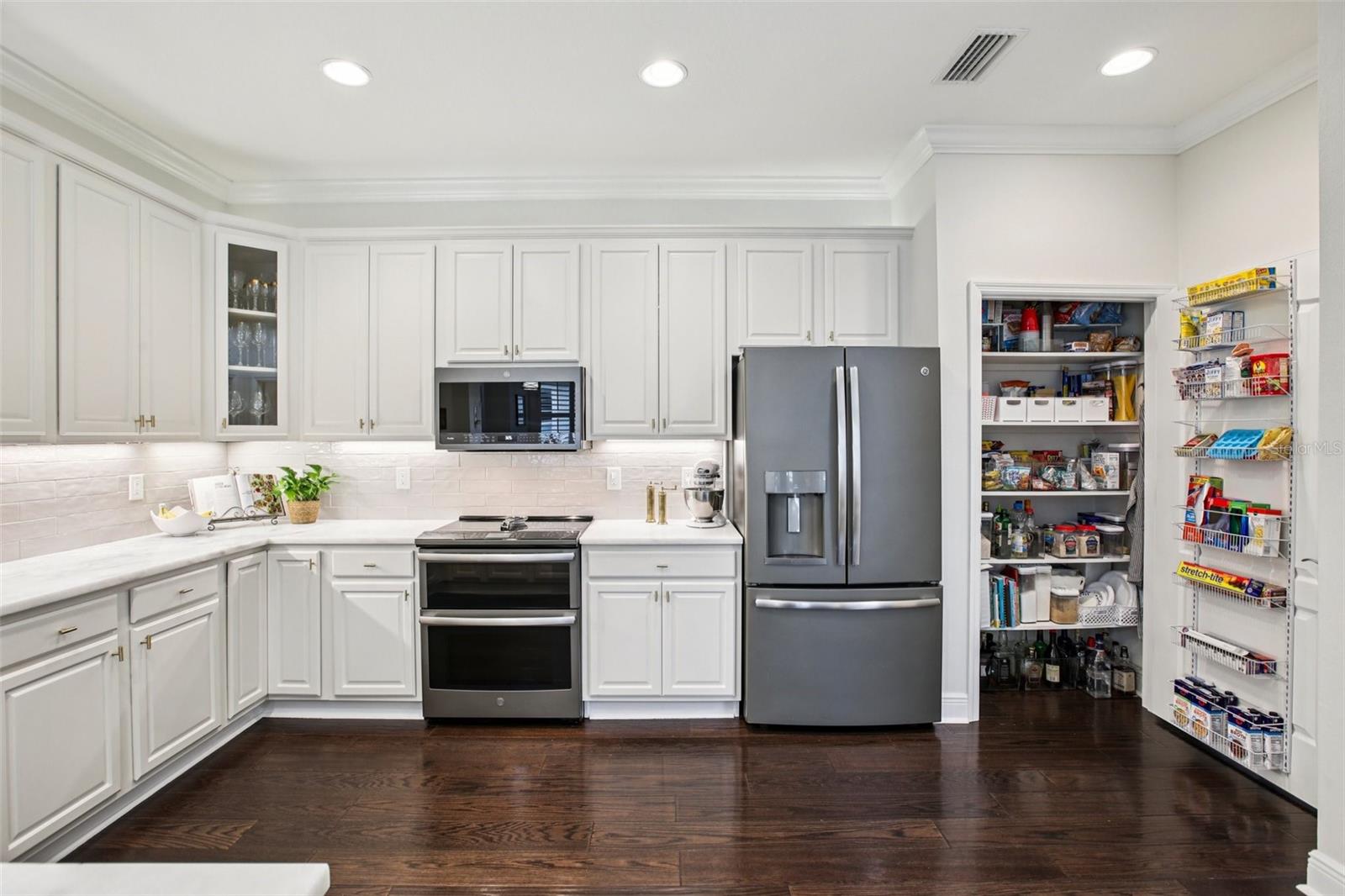 3242 CHAPEL CREEK CIR