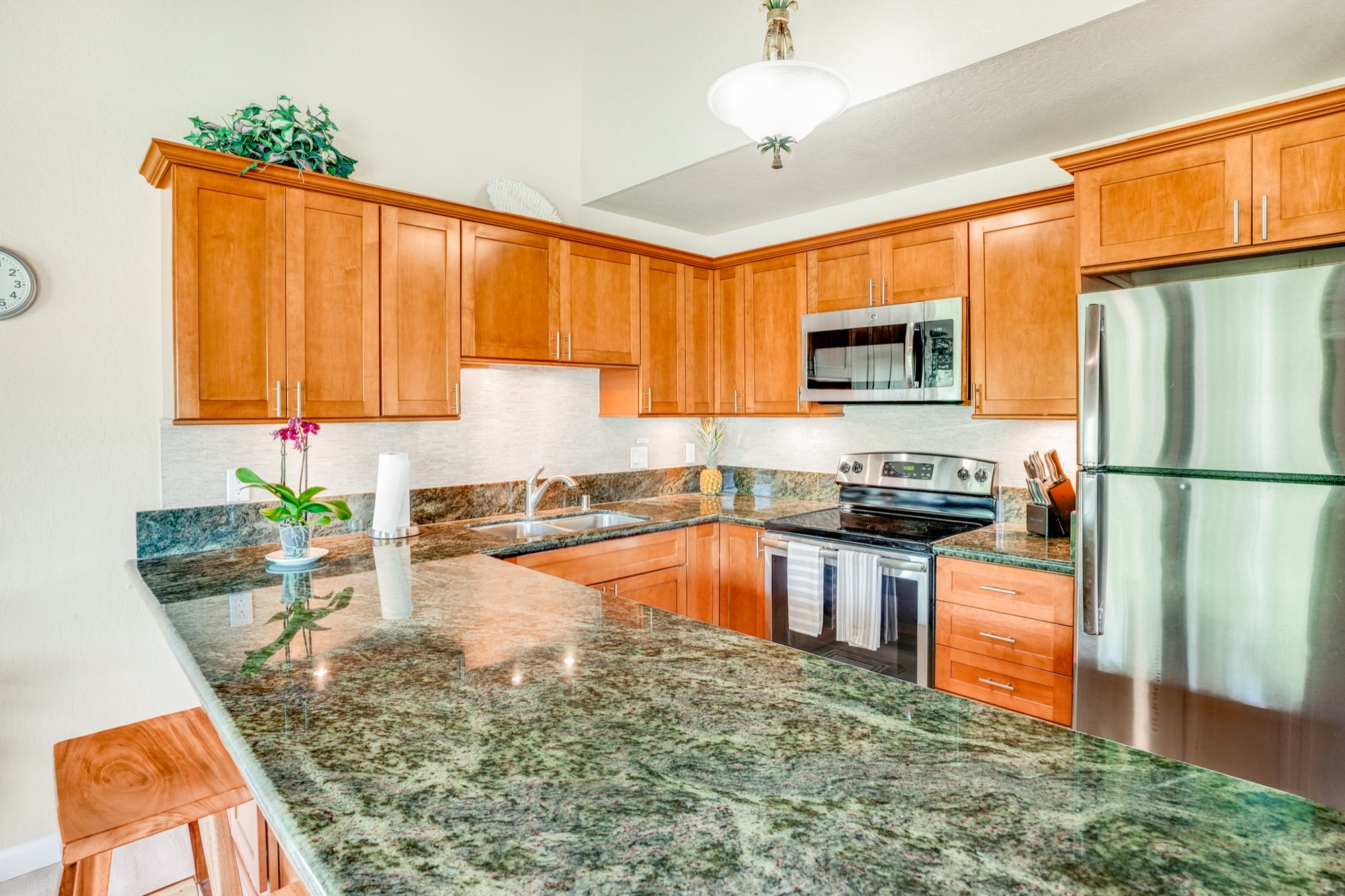 1901 POIPU RD 824