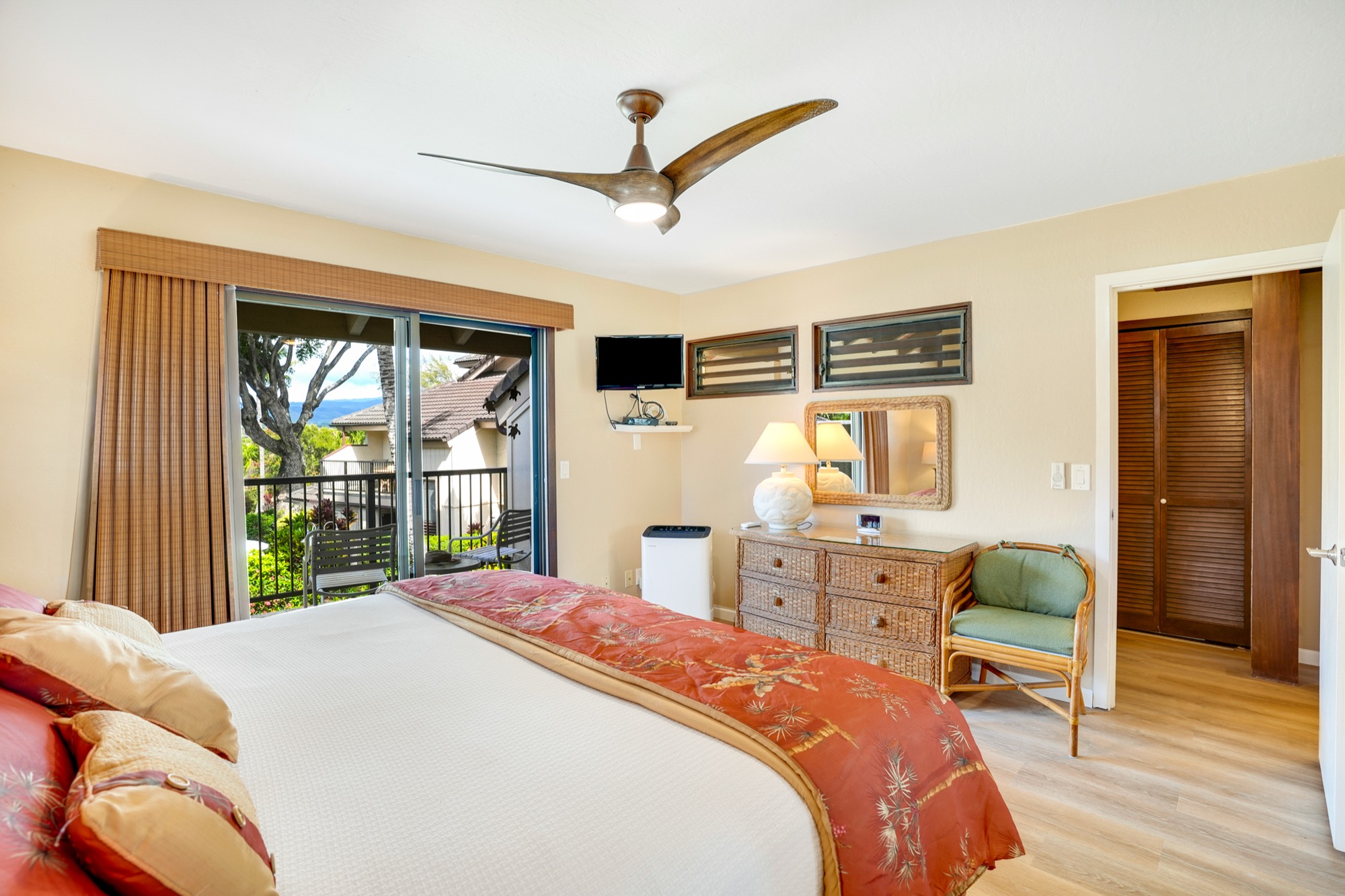 1901 POIPU RD 824