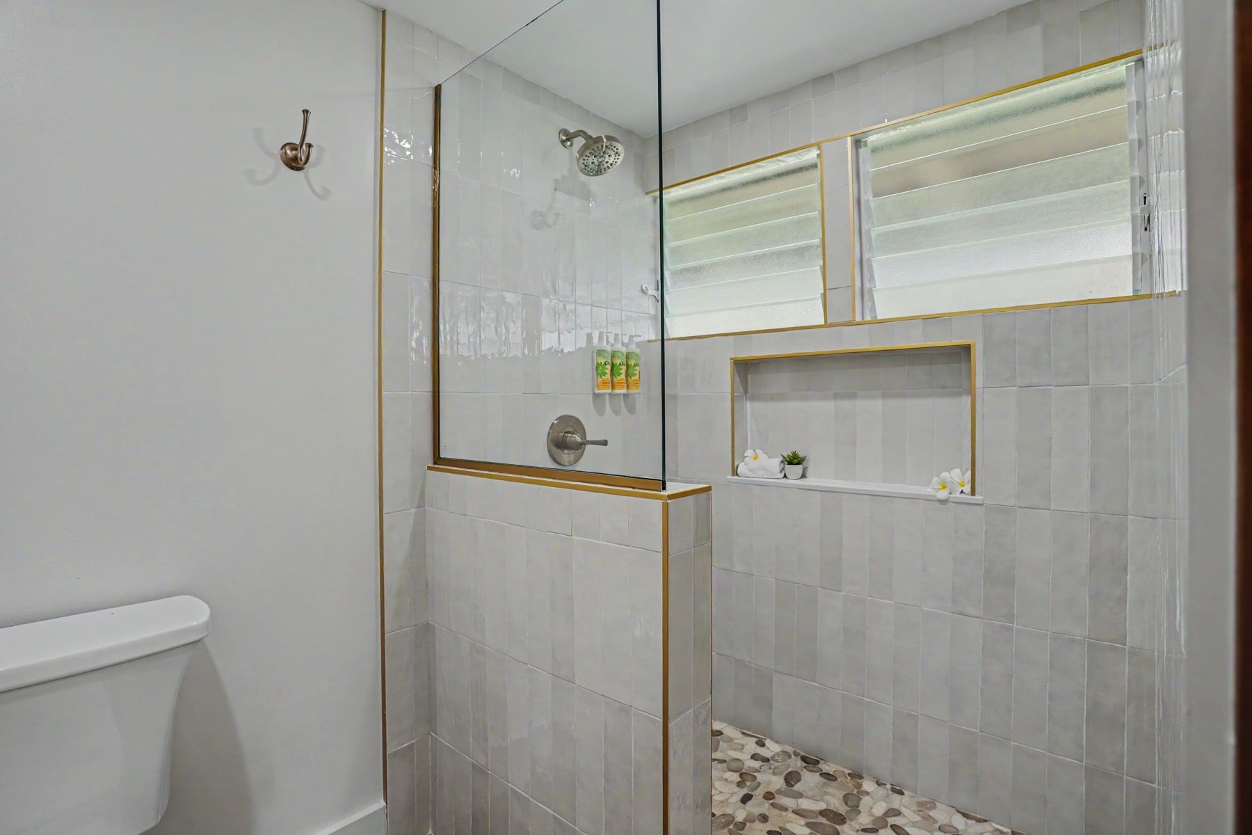 1661 PEE RD III201
