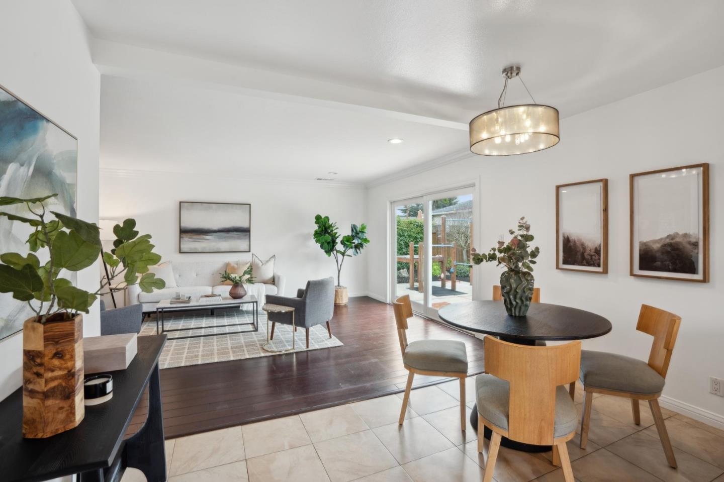 907 Third AVE