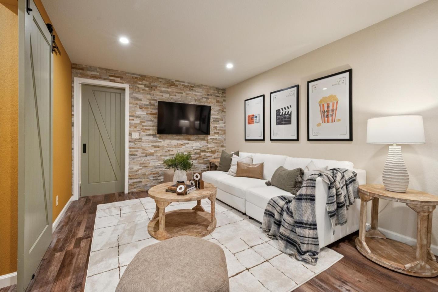 22208 Quinterno Court