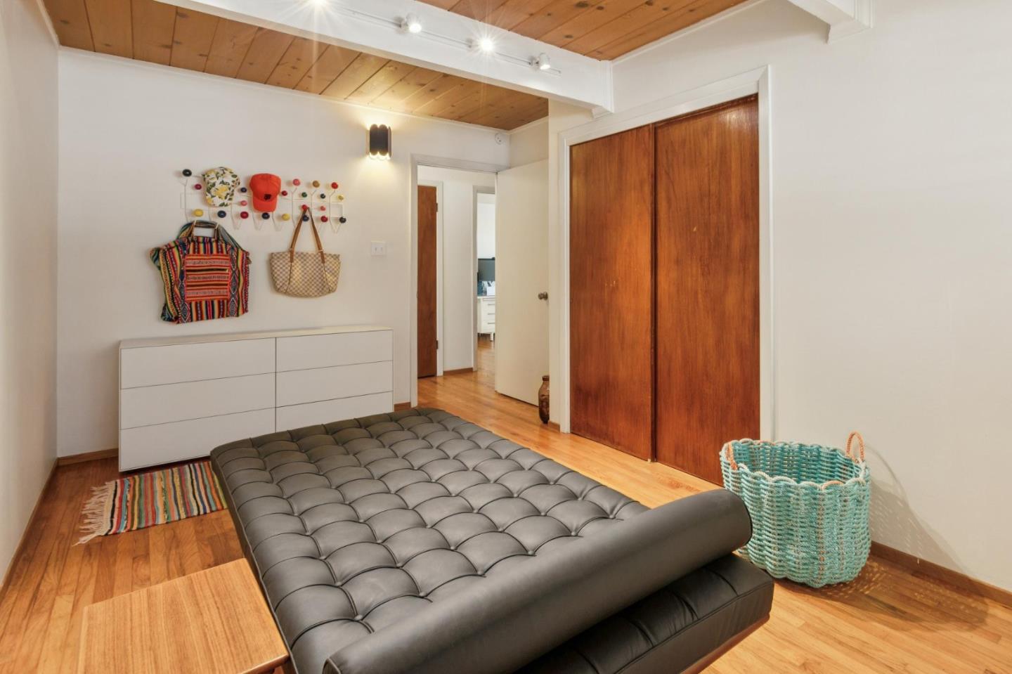 355 San Carlos Avenue