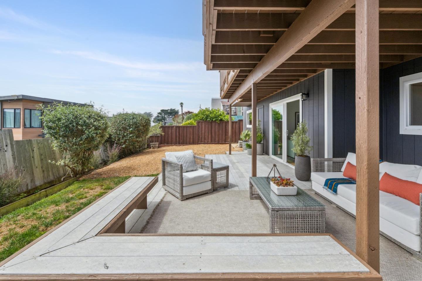 830 Buena Vista ST