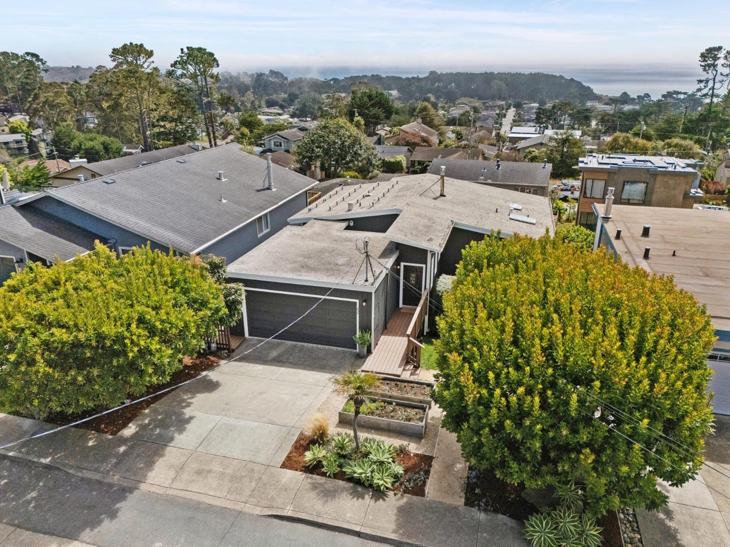 830 Buena Vista ST