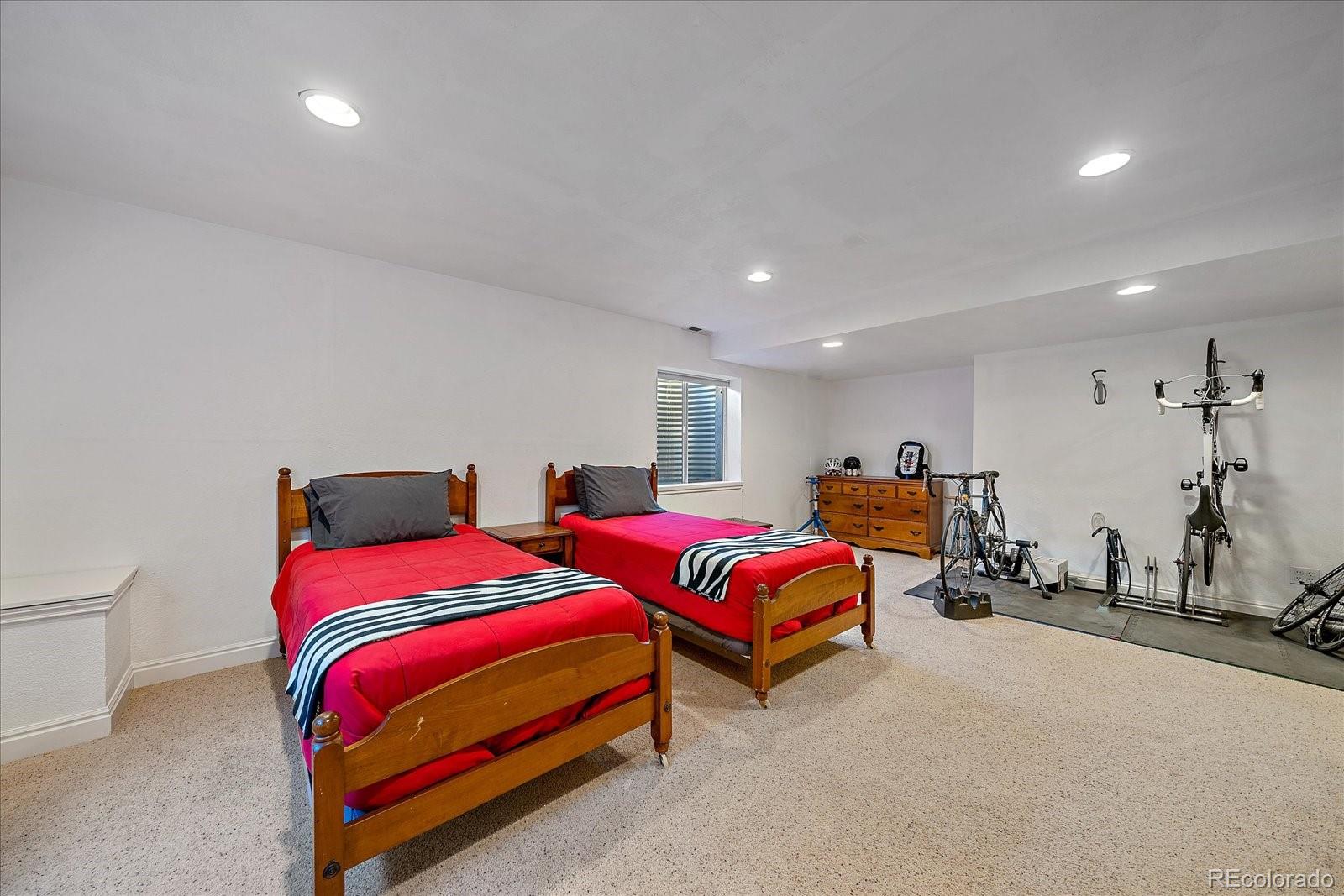 10239 Royal Eagle Street