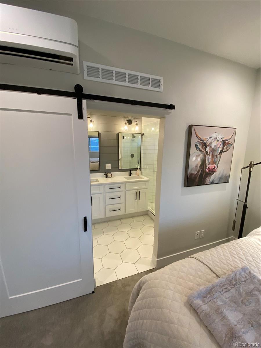 2466 S Delaware Street Unit: 4