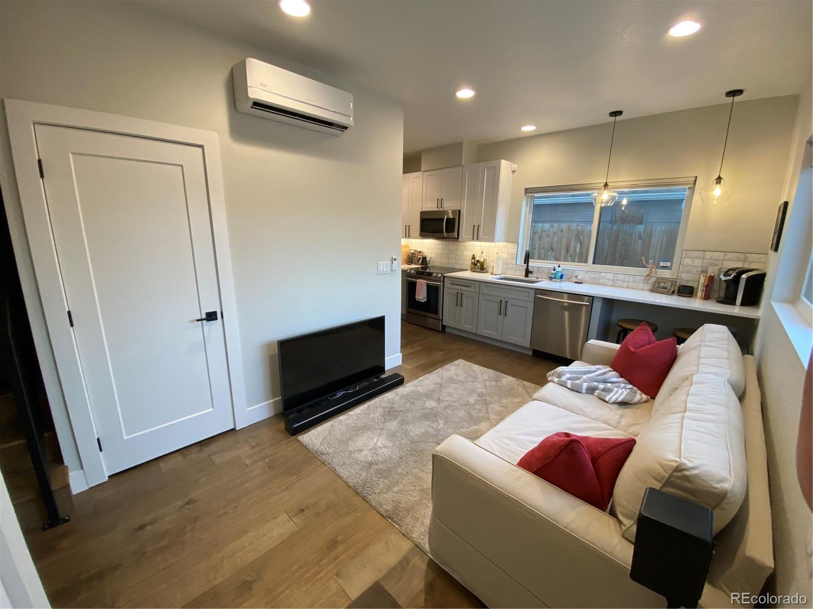 2466 S Delaware Street Unit: 4