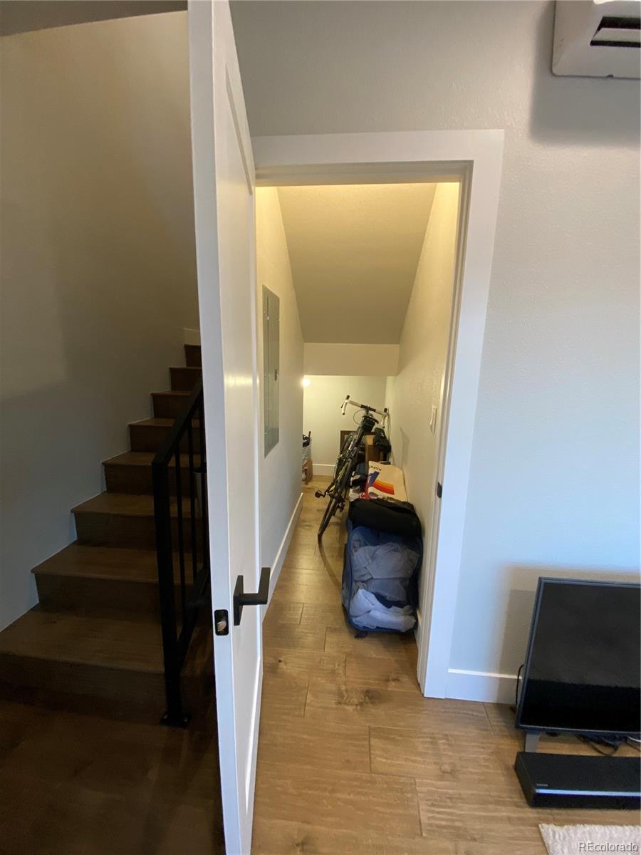 2466 S Delaware Street Unit: 4