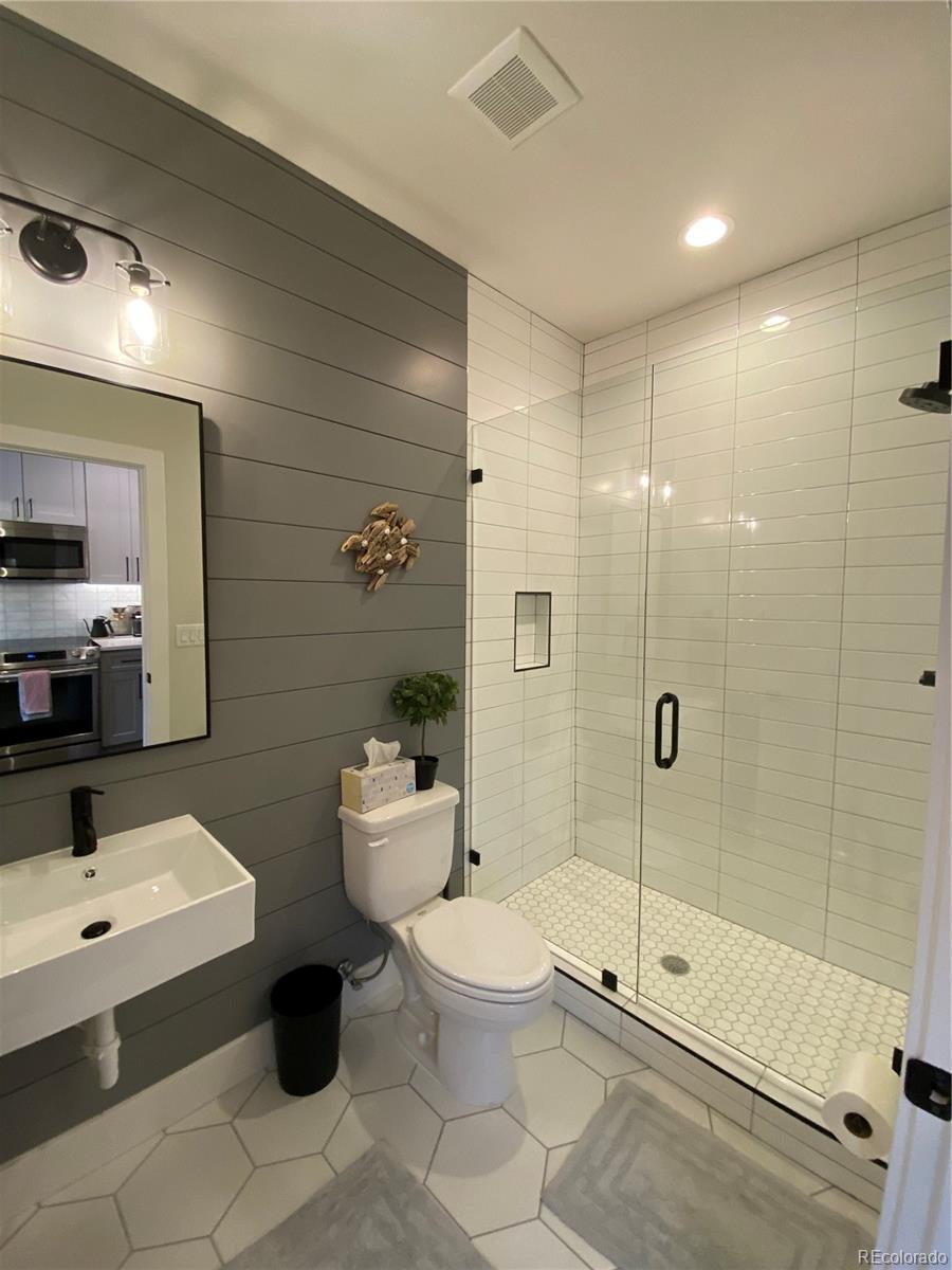 2466 S Delaware Street Unit: 4