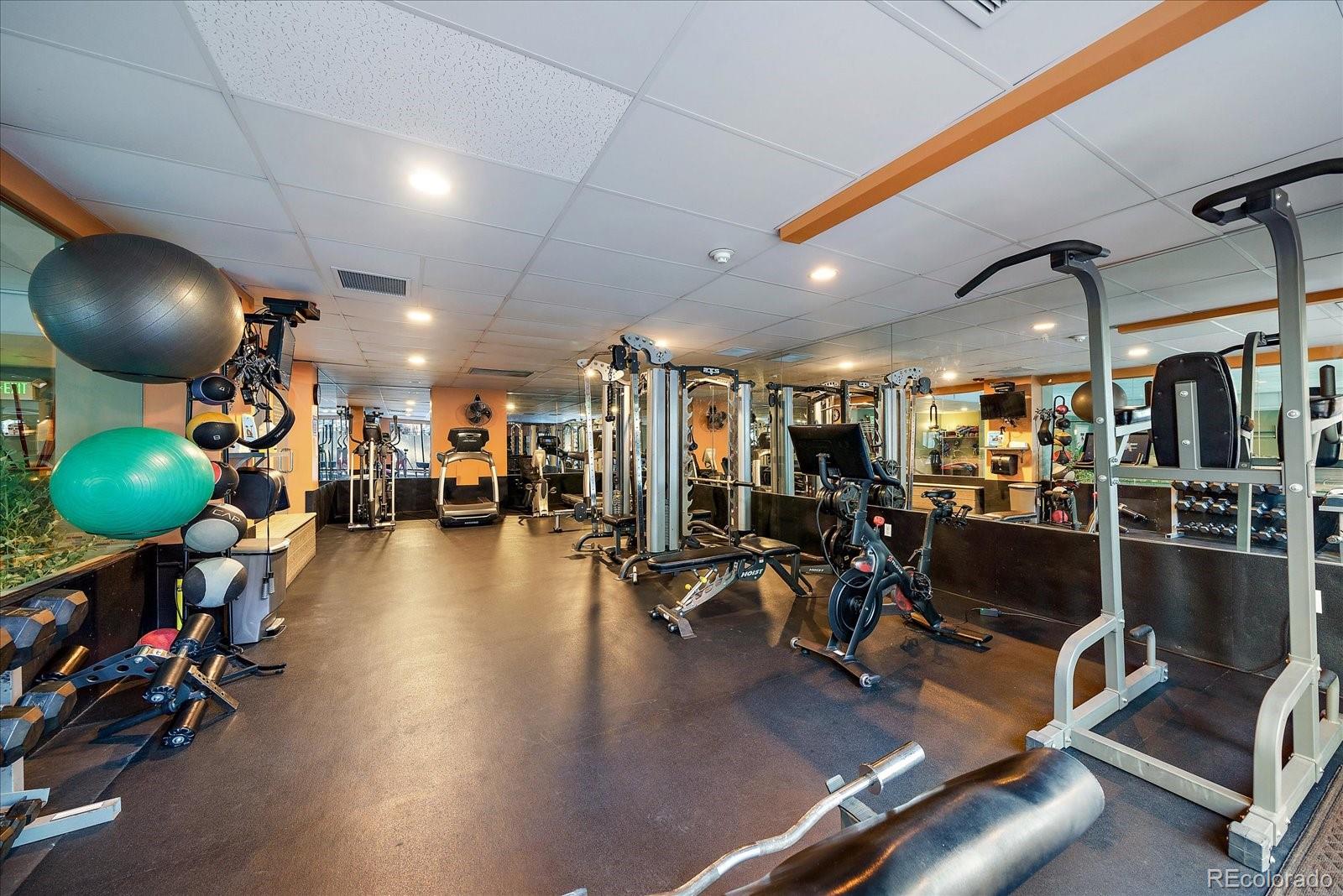 2 Adams Street Unit: 1402