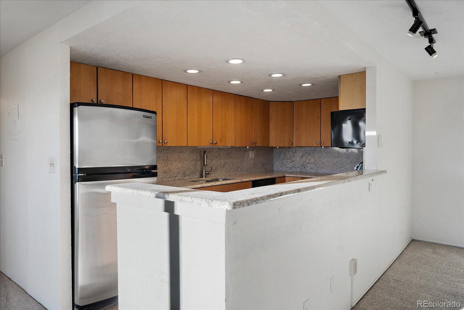 2 Adams Street Unit: 1402