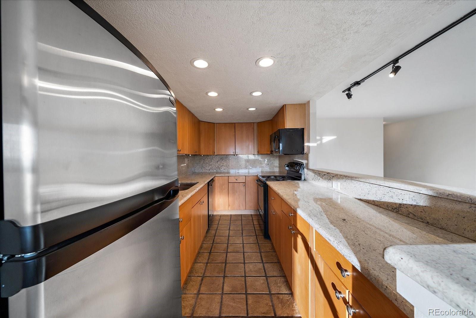 2 Adams Street Unit: 1402